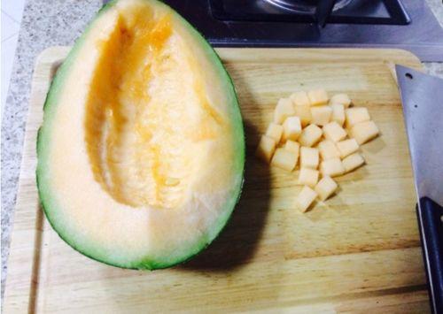 哈密瓜早上空腹吃,空腹吃哈密瓜的神奇效果揭秘