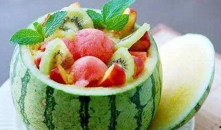 吃瓜不解渴,吃瓜为何不能解渴，探寻消暑解渴的真正方法