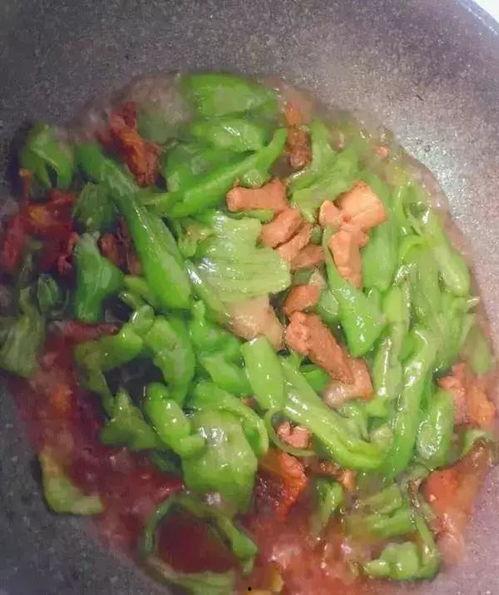 沾辣子吃的瓜,沾辣子吃的独特风味体验