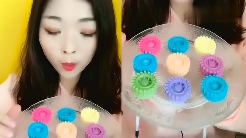 花吃美少女直播吃小瓜,小瓜美食盛宴