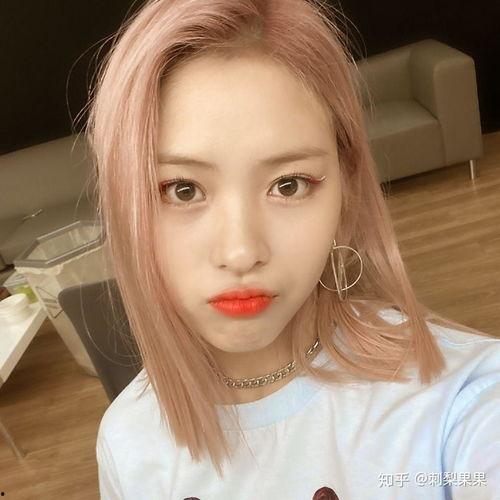 韩国爱豆吃瓜,揭秘那些不为人知的“吃瓜”瞬间