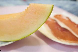 冷冻蜜瓜可以吃吗怎么吃,冷冻蜜瓜的食用方法与美味体验